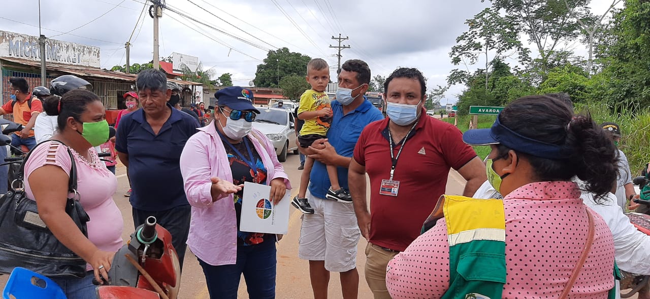 DEFENSORÍA DEL PUEBLO INTERVIENE EN BLOQUEO DE TRABAJADORES MUNICIPALES EN VILLA BUSCH Y LOGRA ACUERDO DE DIRIGENTES CON MUNICIPIO