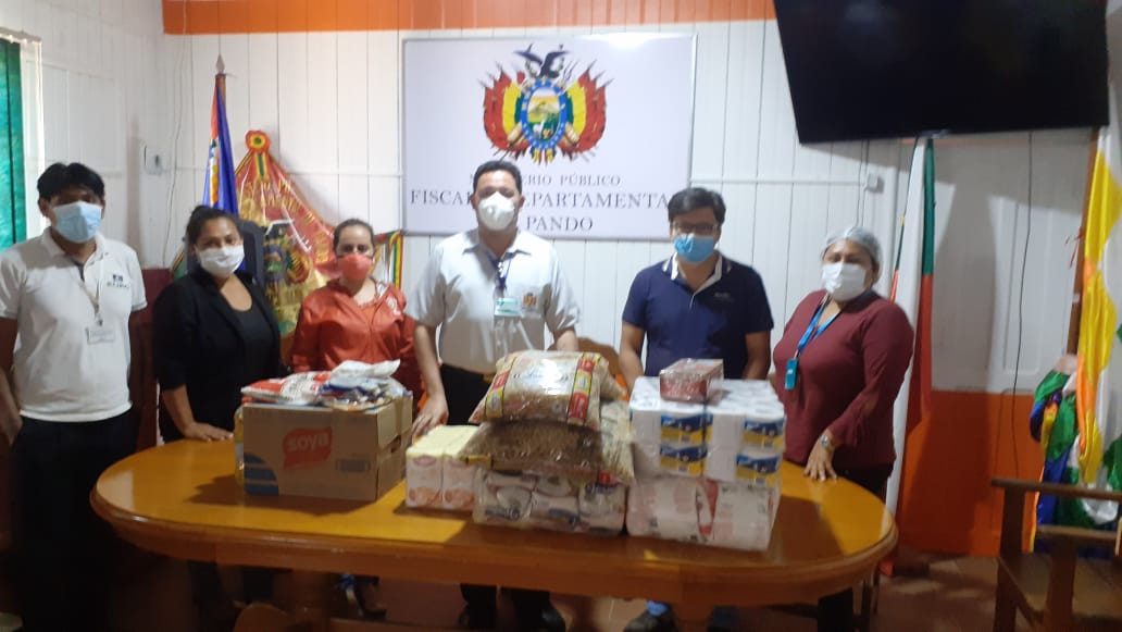 DEFENSORÍA DEL PUEBLO Y RÉGIMEN PENITENCIARIO RECAUDAN Y ENTREGAN ALIMENTOS A PRIVADOS DE LIBERTAD EN SU DÍA