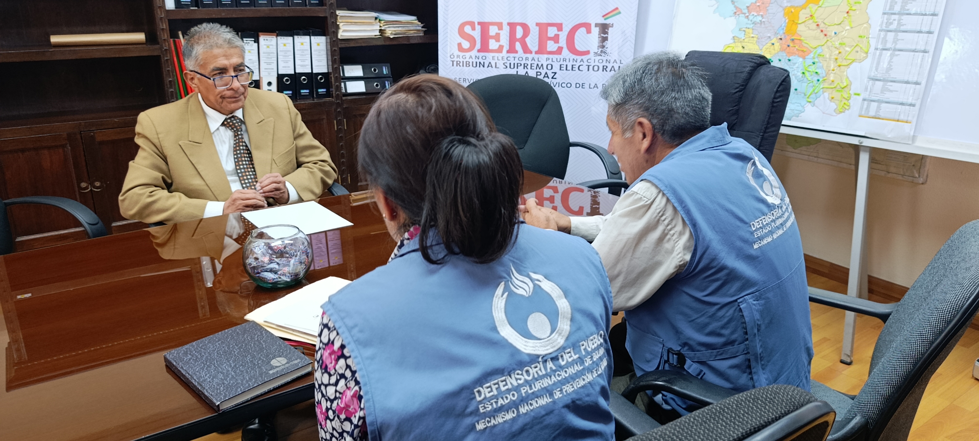 DEFENSORÍA DEL PUEBLO SOCIALIZA AL SERECI LA PAZ EL PLAN DEFENSORIAL  ELECCIONES SUBNACIONALES 2026