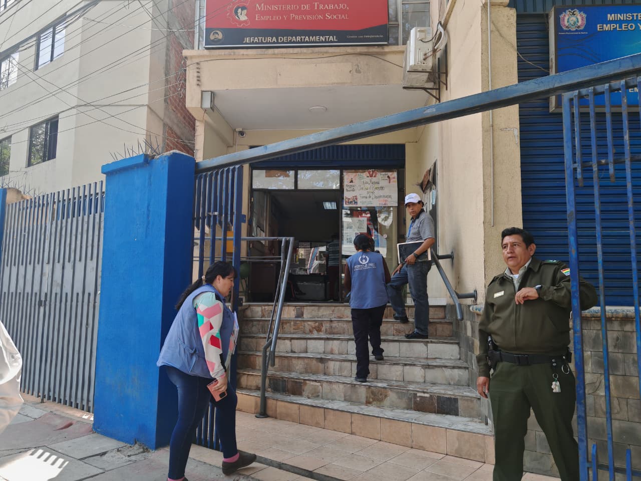 DEFENSORÍA DEL PUEBLO EXHORTA A LA JEFATURA DEPARTAMENTAL DEL TRABAJO DE COCHABAMBA ATENDER LAS DEMANDAS LABORALES CON DEBIDA DILIGENCIA