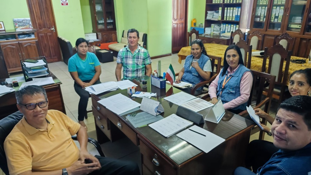 DEFENSORÍA DEL PUEBLO GESTIONA RECONEXIÓN DE AGUA POTABLE EN OCHO CENTROS DE SALUD DE GUAYARAMERÍN