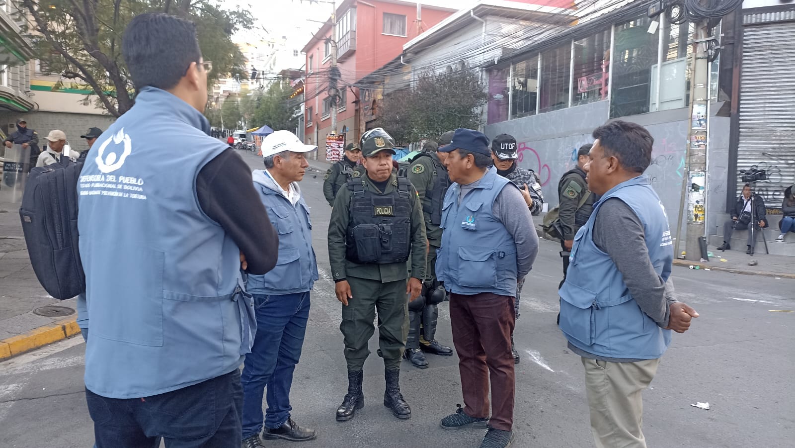 DEFENSORÍA DEL PUEBLO PIDE DESMOVILIZAR A PERSONAS EN SITUACIÓN DE VULNERABILIDAD DE MARCHA QUE LLEGÓ A LA CIUDAD DE LA PAZ