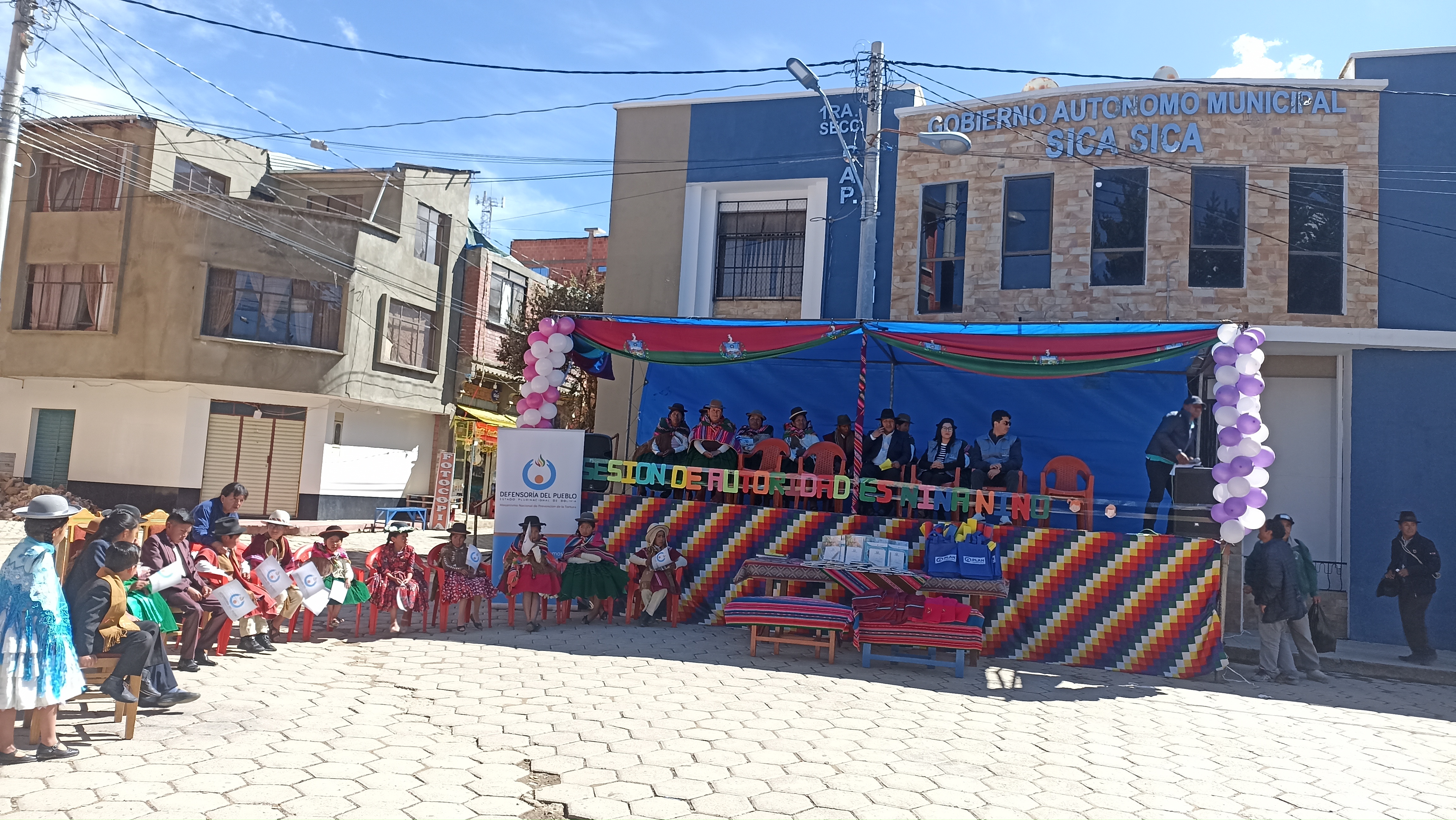 DEFENSORÍA DEL PUEBLO ACOMPAÑA POSESIÓN DE NIÑAS Y NIÑOS AUTORIDADES EN EL MUNICIPIO DE SICA SICA