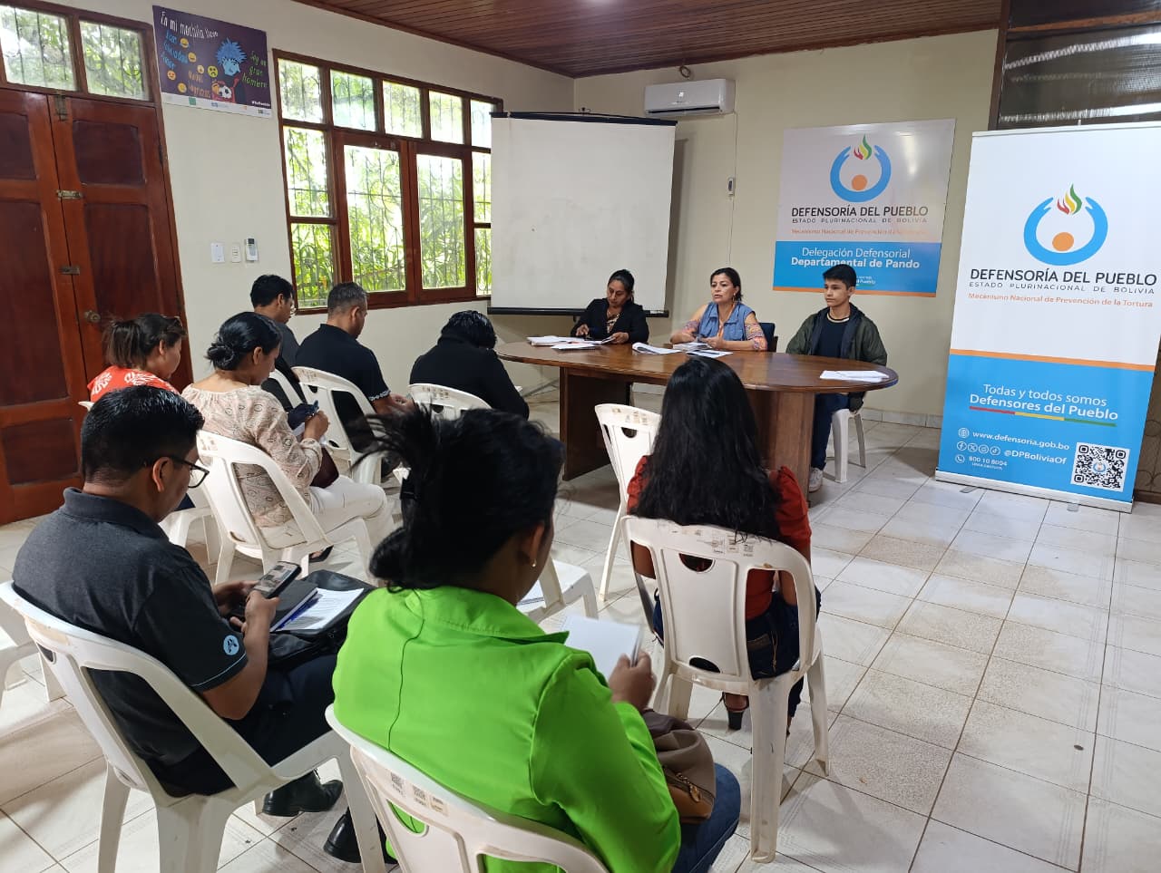 DEFENSORÍA DEL PUEBLO COORDINA ACCIONES PARA PROMOVER INSCRIPCIONES ESCOLARES 2026 TRANSPARENTES Y SIN VULNERACIÓN DE DERECHOS EN COBIJA