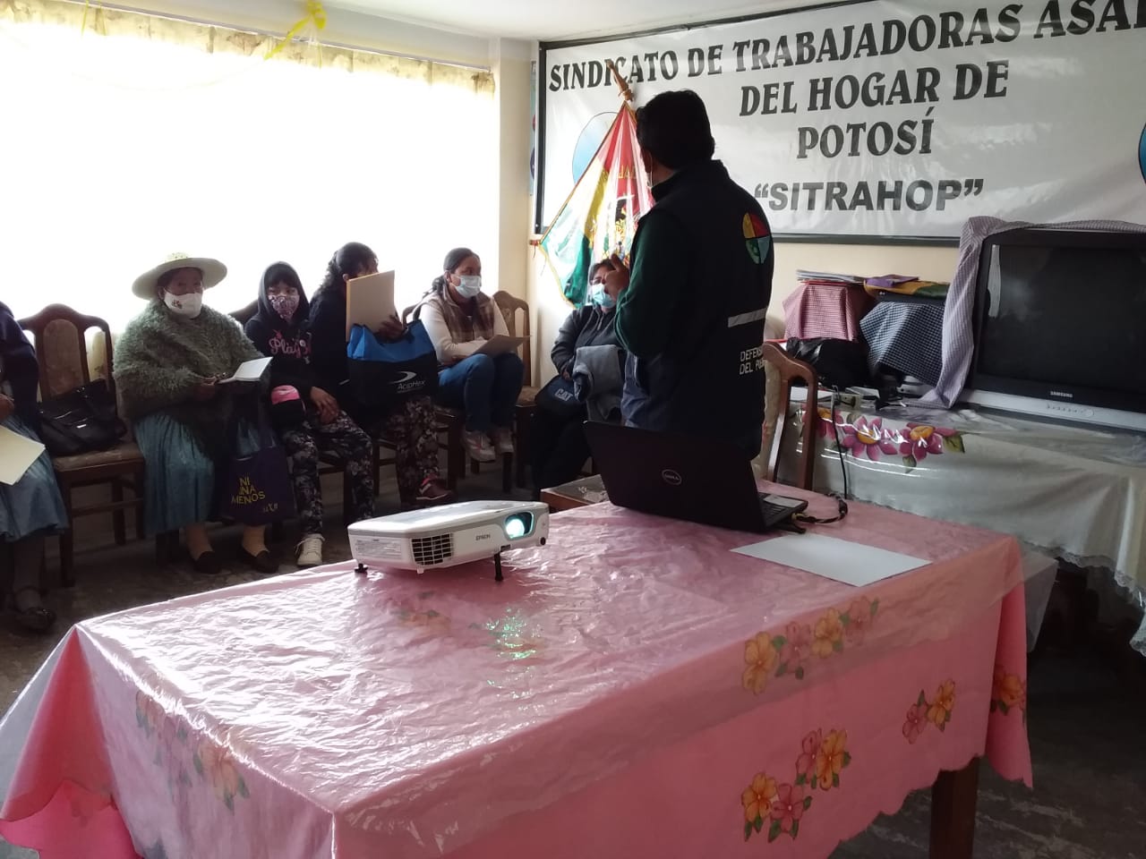 DEFENSORÍA DEL PUEBLO DESARROLLA TALLERES EN DERECHOS HUMANOS ORIENTADO A TRABAJADORAS DEL HOGAR EN POTOSÍ