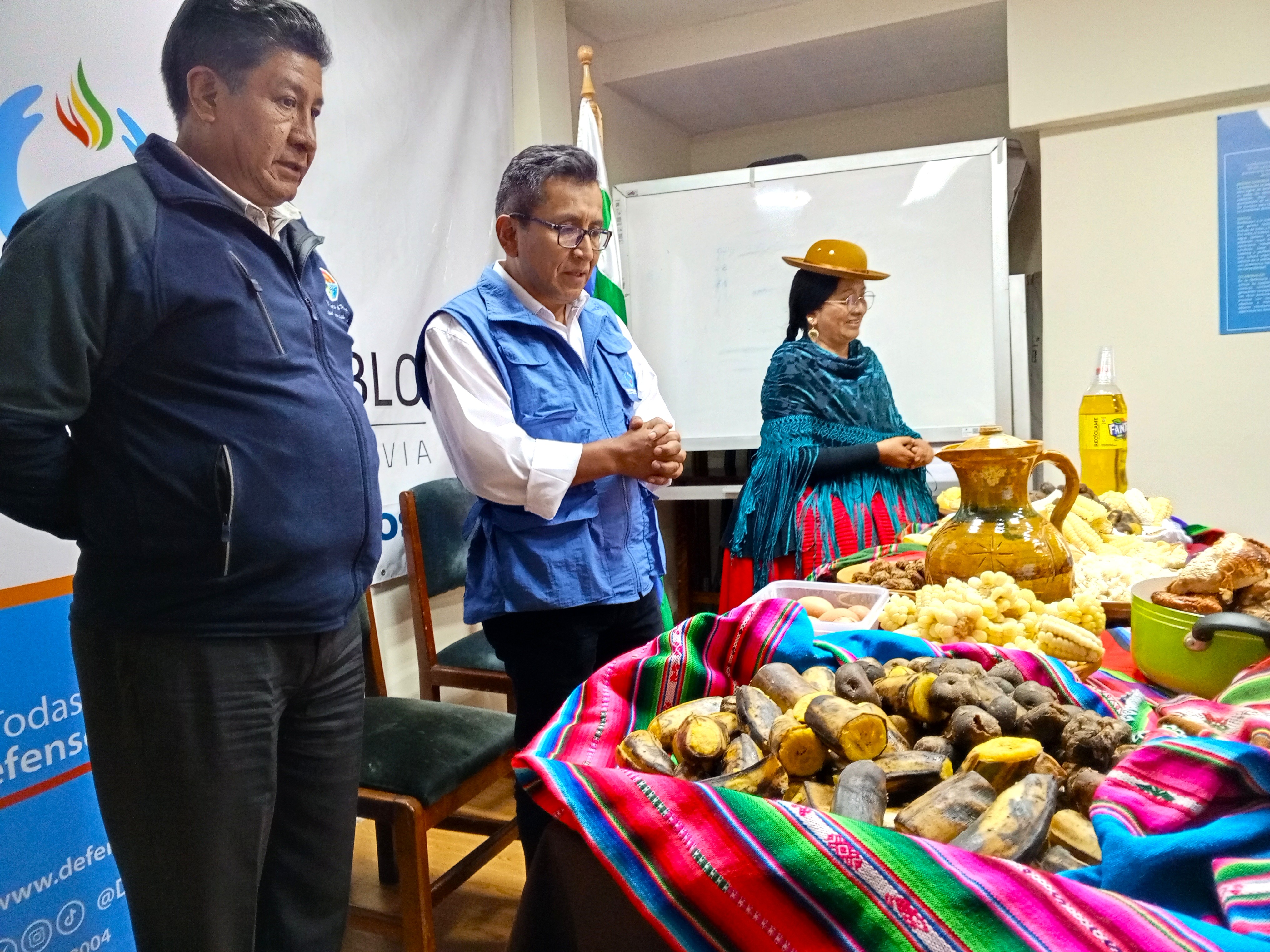DEFENSOR DEL PUEBLO CELEBRA LOS 40 AÑOS DE LA CIUDAD DE EL ALTO CON EL “APTHAPI DE LOS DERECHOS HUMANOS” JUNTO A POBLACIONES EN SITUACIÓN DE VULNERABILIDAD