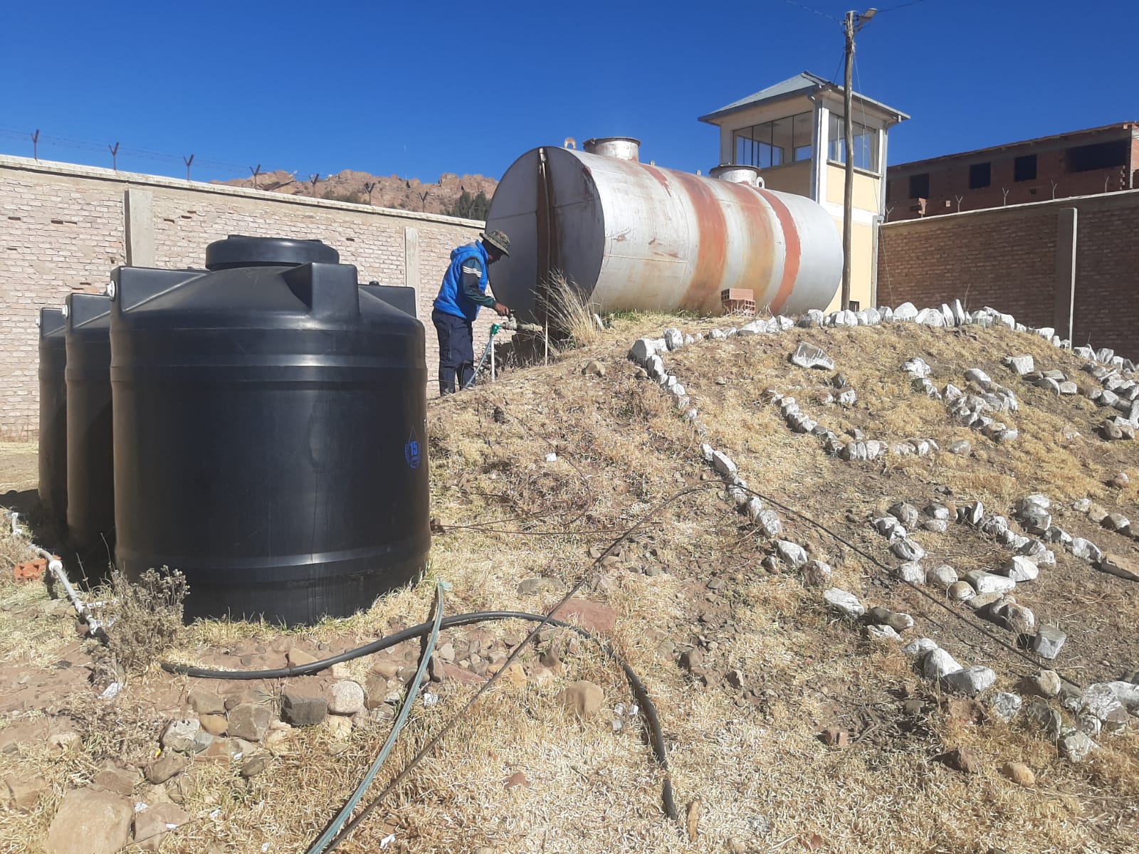 Defensoría del Pueblo gestiona dotación de agua potable para el centro penitenciario “San Miguel de Uncía”
