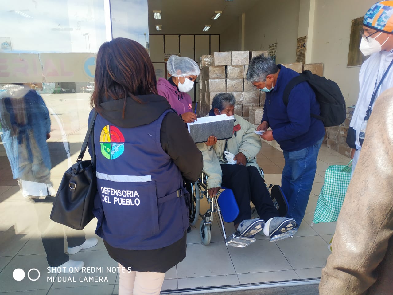 DEFENSORÍA DEL PUEBLO POSIBILITA ATENCIÓN MÉDICA Y ACOGIDA DE ADULTO MAYOR ABANDONADO Y CONDENA FALTA DE PRONTITUD DE LA OFPAM DE POTOSÍ