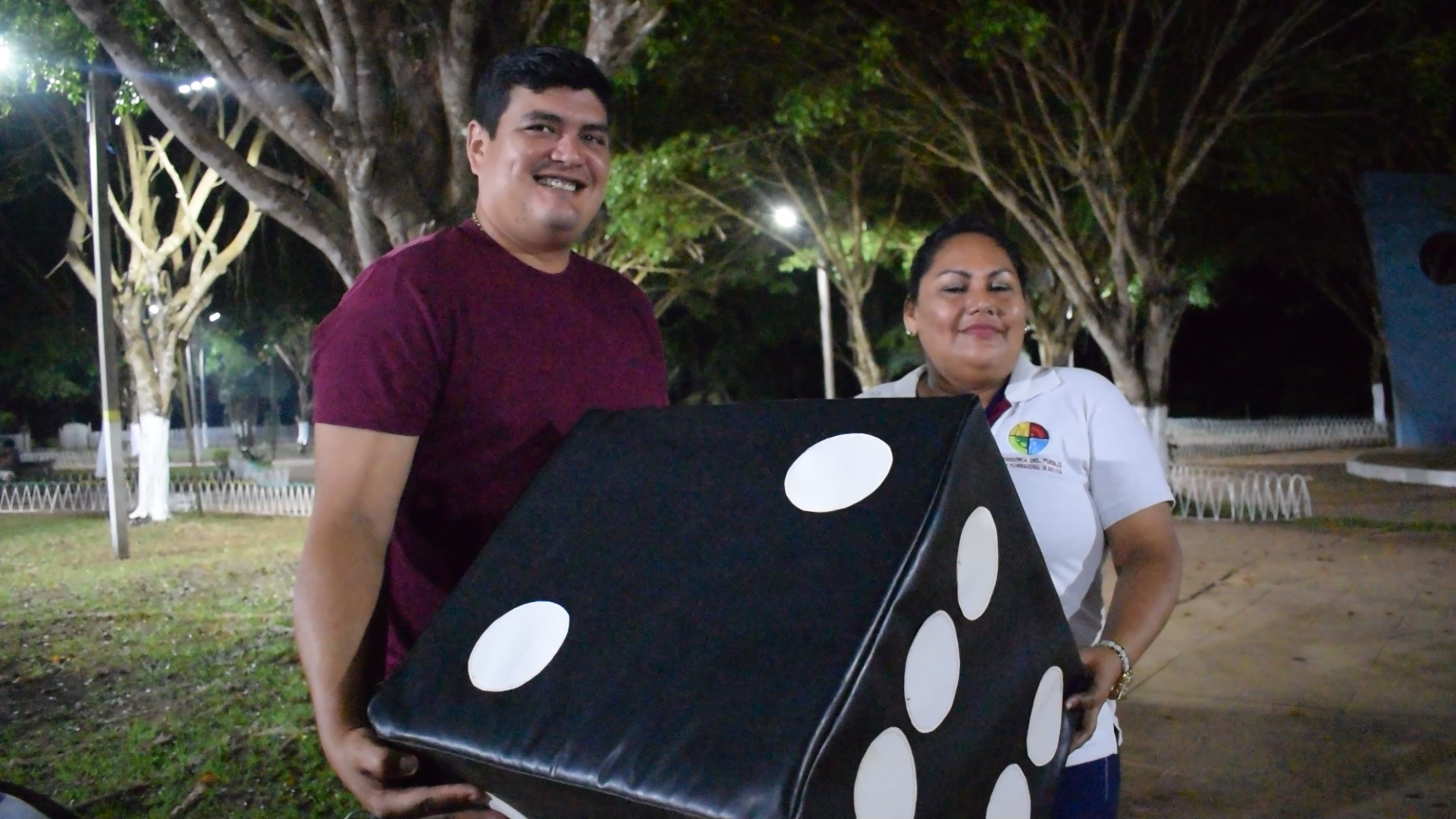 DEFENSORÍA DEL PUEBLO ENTREGA AL GOBIERNO MUNICIPAL DE PUERTO RICO MATERIAL DE PREVENCIÓN DE VIOLENCIA Y DIFUSIÓN DE DERECHOS HUMANOS.