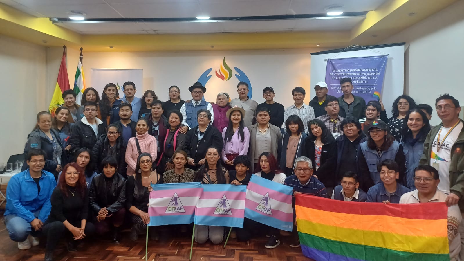 LA PAZ: DEFENSORÍA DEL PUEBLO PARTICIPA DE LA CONSTRUCCIÓN DE LA AGENDA DE DERECHOS HUMANOS DE LA POBLACIÓN LGBTIQ+ Y LA SOCIALIZACIÓN DEL ANTEPROYECTO DE LEY DE LAS DIVERSIDADES SEXUALES
