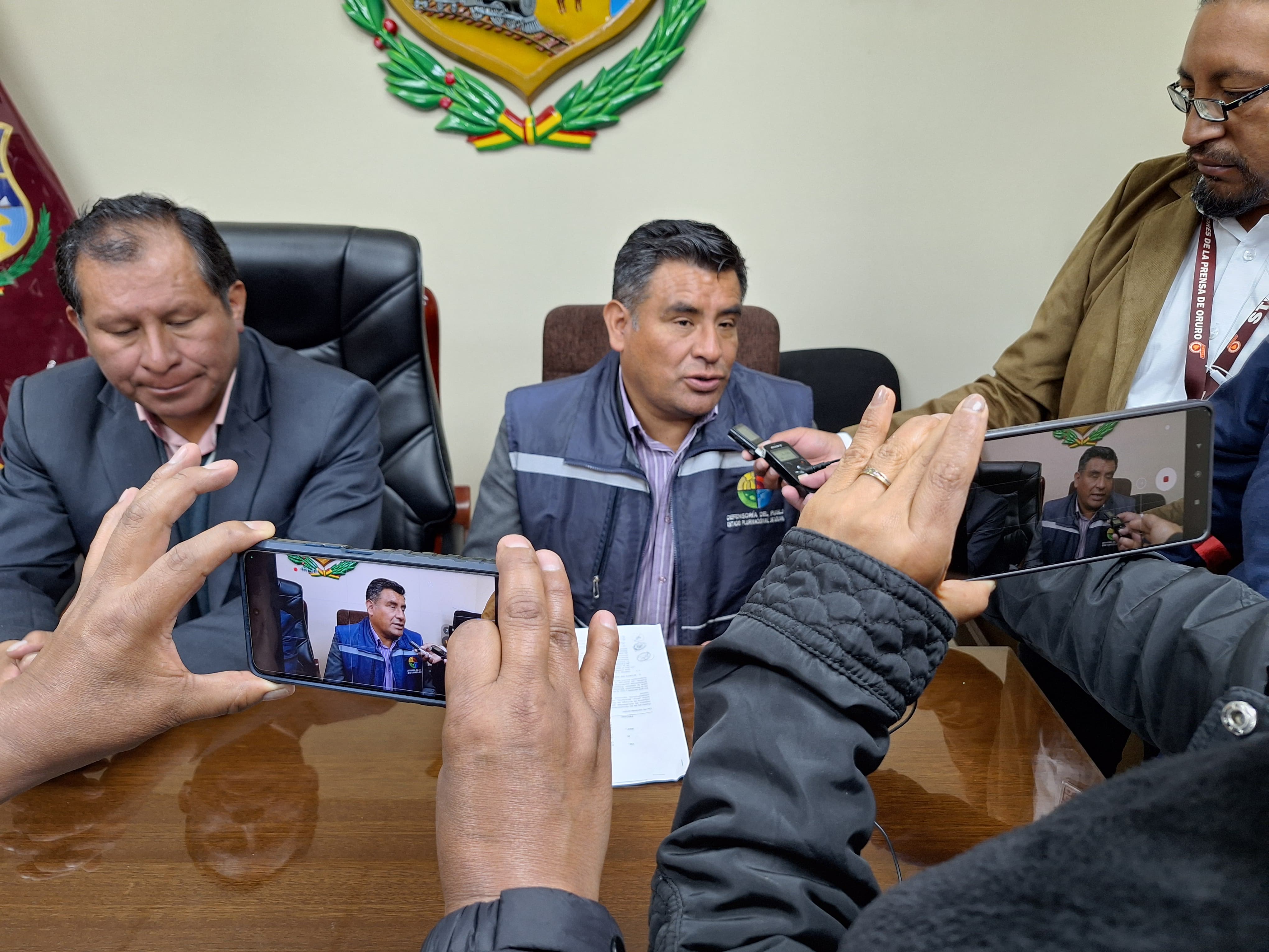 DEFENSORÍA DEL PUEBLO Y DIRECCIÓN DE EDUCACIÓN DE ORURO COORDINAN ACCIONES PARA GARANTIZAR TRANSPARENCIA Y RESPETO A LOS DERECHOS EN LAS INSCRIPCIONES ESCOLARES