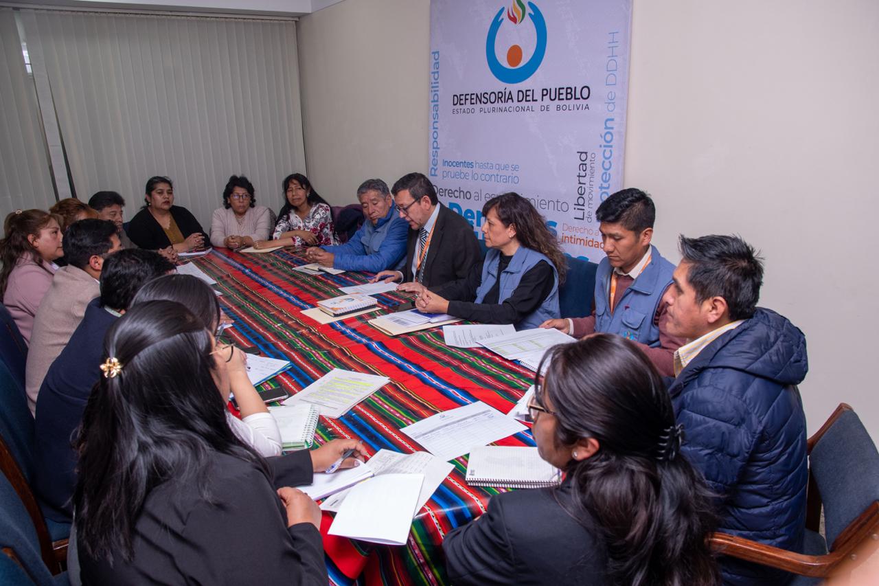 Defensoría del Pueblo logra desembolso inmediato de Bs 6,3 millones y acuerdos clave para garantizar atención en el Hospital de la Mujer de La Paz