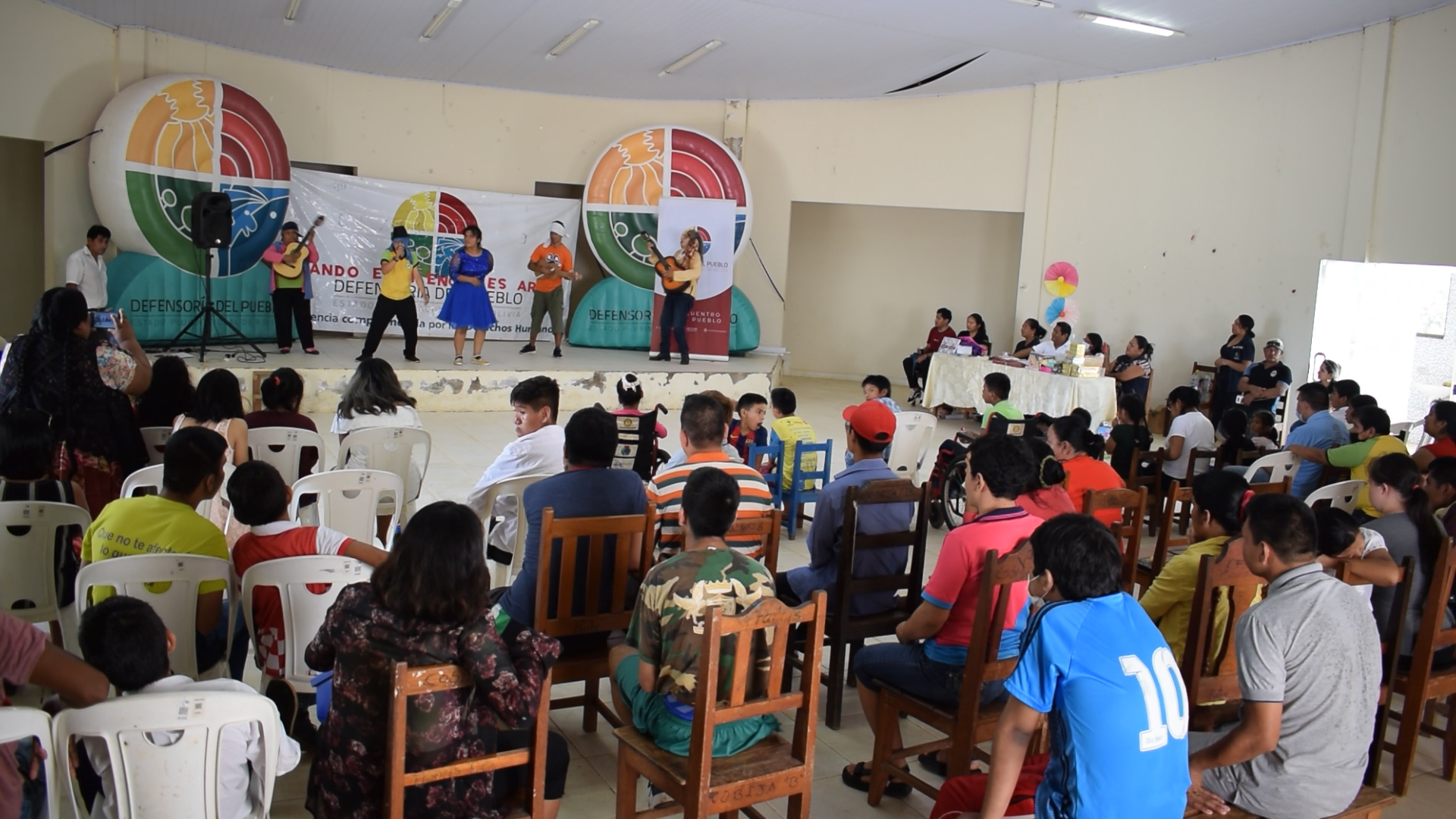 MÁS DE 70 PERSONAS CON DISCAPACIDAD PARTICIPARON DEL PRIMER FESTIVAL NACIONAL “CUANDO EL SILENCIO CANTA” REALIZADA POR LA DELEGACIÓN DEFENSORIAL PANDO.