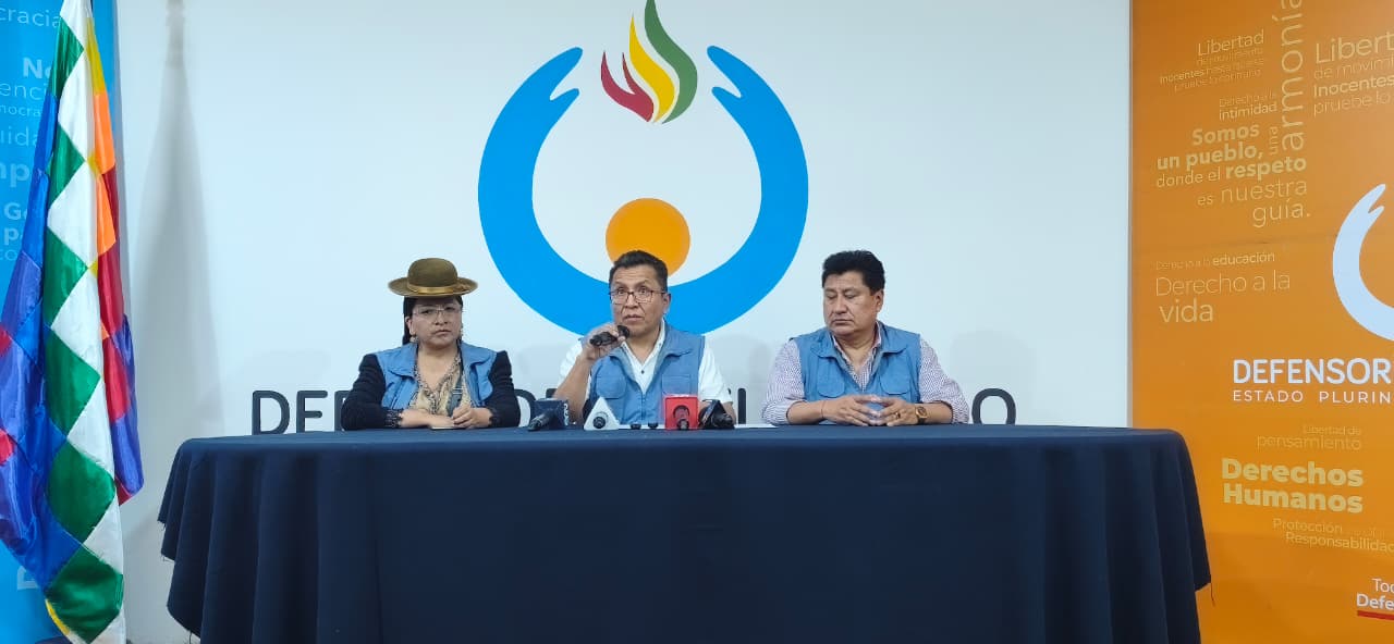 DEFENSOR DEL PUEBLO REPORTA 47 APREHENDIDOS Y CINCO HERIDOS EN CONFLICTOS Y LLAMA AL DIÁLOGO PARA DESESCALAR LA TENSIÓN