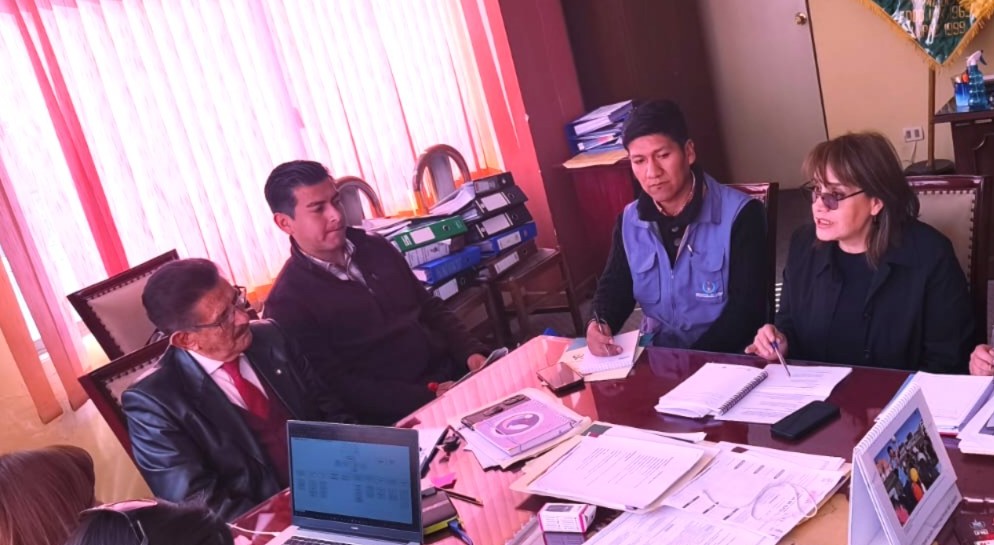 DEFENSORÍA DEL PUEBLO Y GOBERNACIÓN DE LA PAZ COORDINAN ACCIONES PARA FORTALECER LA GESTIÓN DE LOS HOSPITALES DE TERCER NIVEL