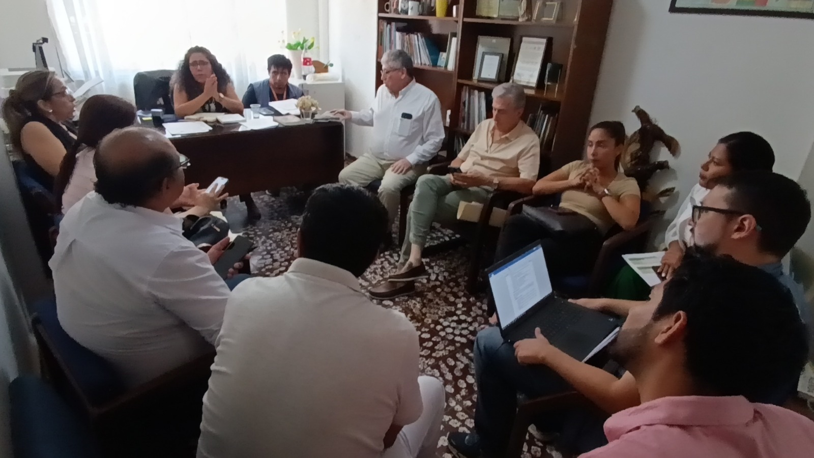 DEFENSORÍA DEL PUEBLO ARTICULA CON AUTORIDADES EN SALUD ACCIONES INMEDIATAS PARA DESCONGESTIONAR HOSPITALES PEDIÁTRICOS EN SANTA CRUZ