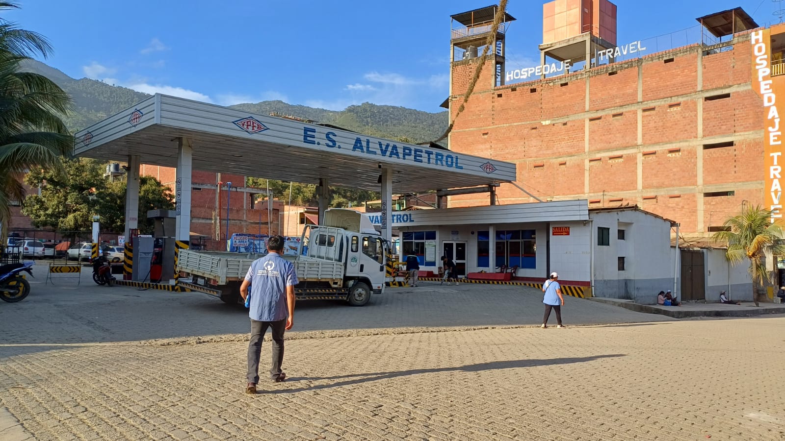 DEFENSORÍA DEL PUEBLO COORDINA ACCIONES PARA GARANTIZAR ATENCIÓN DE SALUD PARA TRANSPORTISTAS ANTE LA ESCASEZ DE COMBUSTIBLE EN CARANAVI