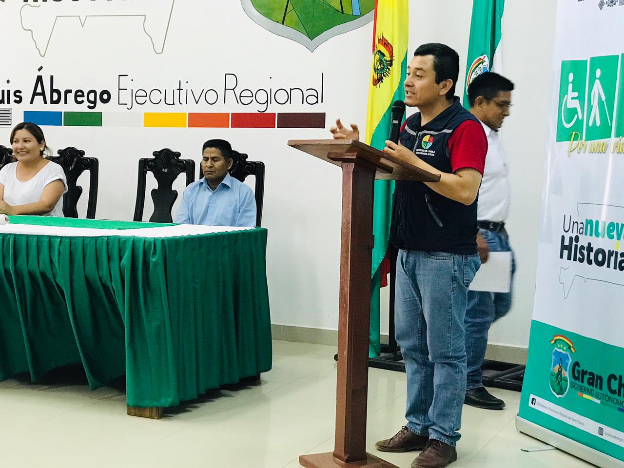 30 servidores públicos del Gobierno Regional de Yacuiba son capacitados por la Defensoría del Pueblo y el IBC para mejorar la atención a personas con discapacidad