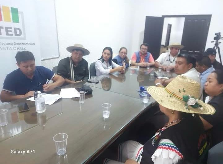 DEFENSORÍA DEL PUEBLO EXHORTA AL TSE A RESOLVER LAS DEMANDAS DE REPRESENTACIÓN DE LOS PUEBLOS INDÍGENAS CHIQUITANO Y GUARANÍ