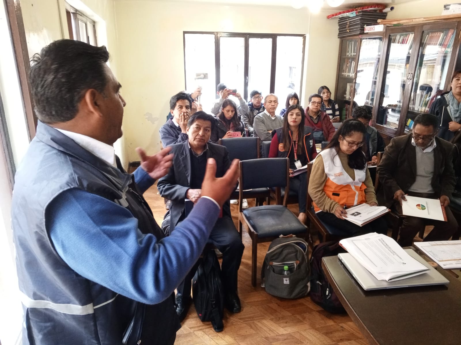 EN ORURO, PRESENTAN PROYECTO DEFENSORA Y DEFENSOR ESTUDIANTIL QUE INGRESARÁ EN VIGENCIA EN TODAS LAS UNIDADES EDUCATIVAS DEL DEPARTAMENTO