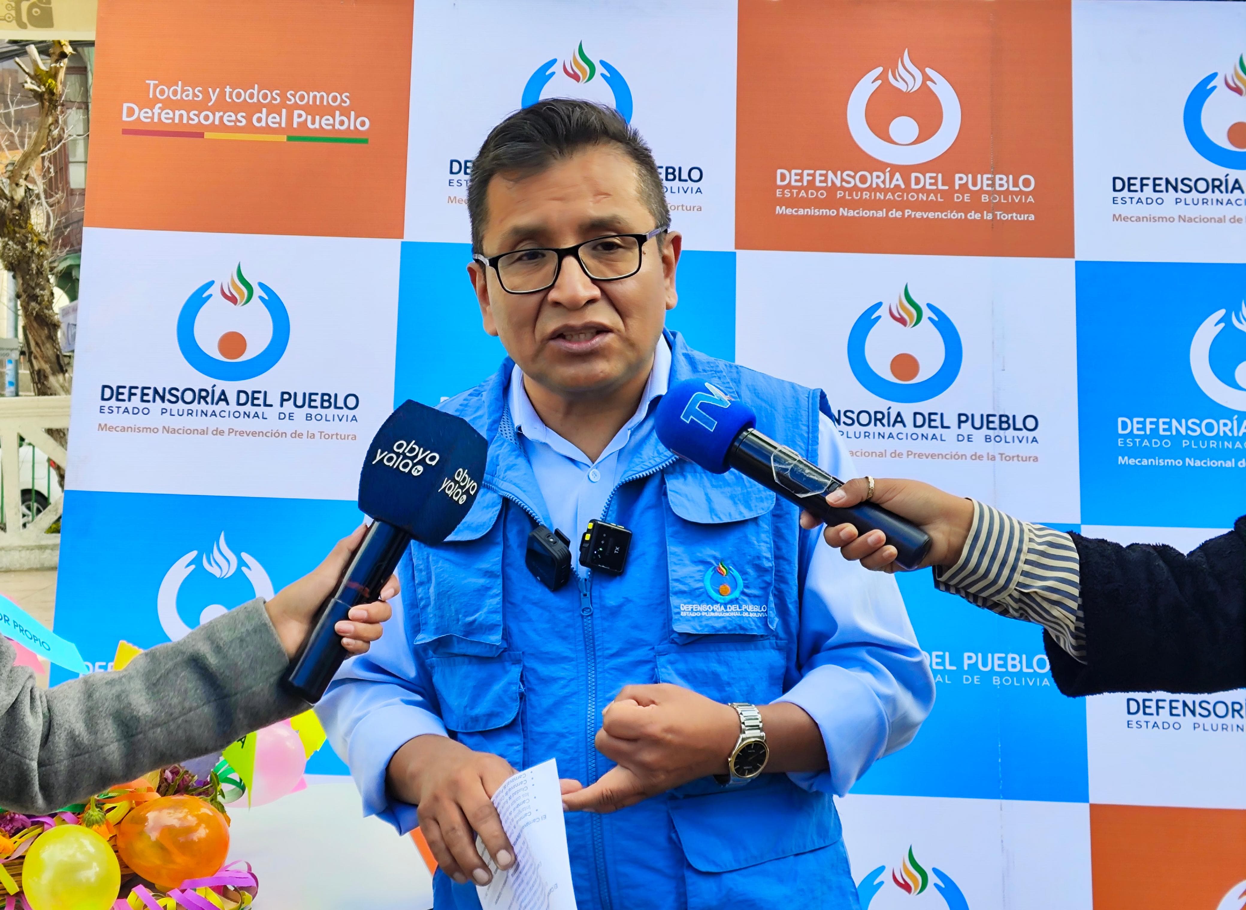 DEFENSOR DEL PUEBLO INVOCA AL DIÁLOGO ENTRE AUTORIDADES MUNICIPALES Y CHOFERES PARA EVITAR SITUACIONES DE VIOLENCIA