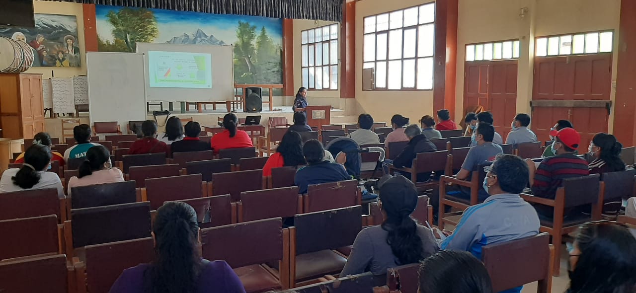 Defensoría socializa el protocolo de prevención de consumo de drogas en encuentro con maestros urbanos y rurales del municipio de Caranavi