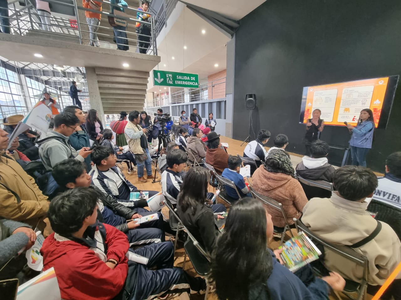 CON UNA AGENDA DE DERECHOS HUMANOS LA DEFENSORÍA DEL PUEBLO PARTICIPA DE LA 2DA FERIA INTERNACIONAL DEL LIBRO DE EL ALTO