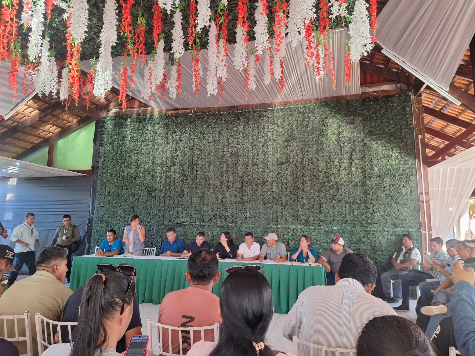 LA DEFENSORÍA DEL PUEBLO ACOMPAÑA ENCUENTRO INTERINSTITUCIONAL ENTRE LA ABT, EL INRA Y EL SECTOR CAMPESINO  VELANDO CUMPLIMIENTO DE COMPROMISOS ASUMIDOS.