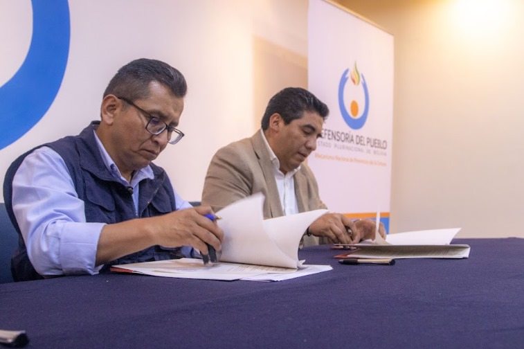 DEFENSORÍA DEL PUEBLO Y RÉGIMEN PENITENCIARIO FIRMAN CONVENIO PARA FORTALECER PROTECCIÓN DE DD.HH. DE PRIVADOS DE LIBERTAD