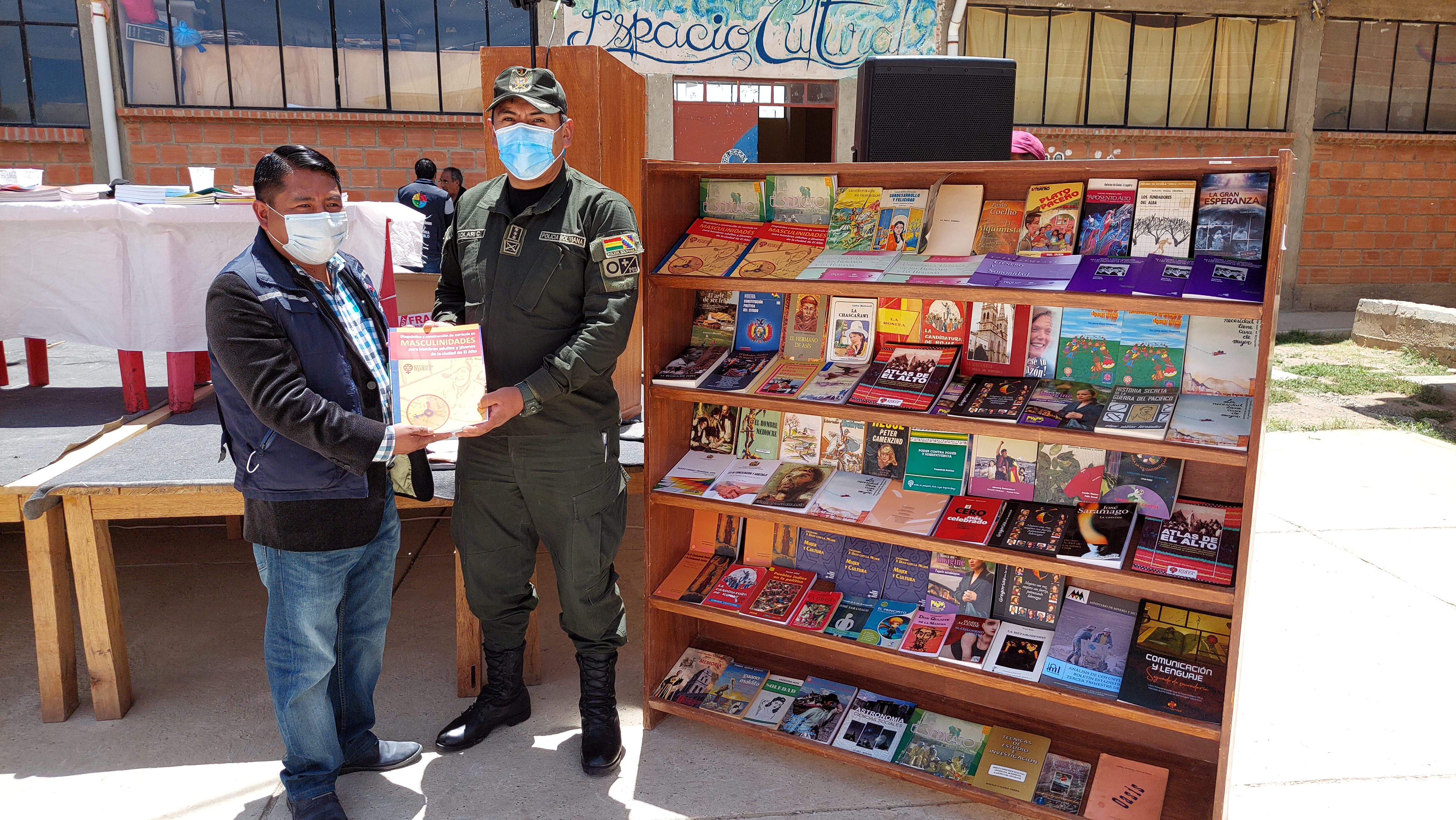 Defensoría del Pueblo realiza segunda entrega material bibliográfico al Centro de Rehabilitación Qalauma en el marco del programa “Libros por Rejas"