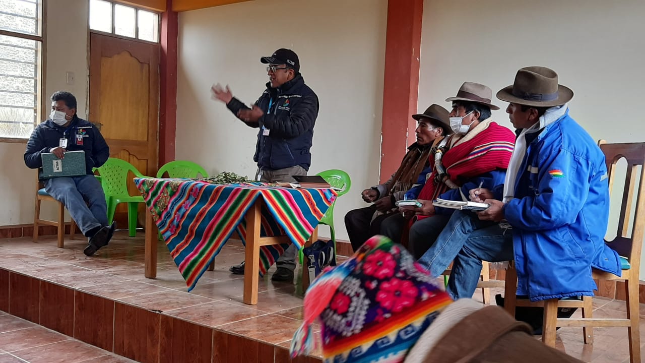 DEFENSORÍA DEL PUEBLO Y UNIDAD DEPARTAMENTAL DE LÍMITES GESTIONAN UNA SOLUCIÓN A LOS PROBLEMAS LIMÍTROFES ENTRE LOS MUNICIPIOS DE CARACOLLO DE ORURO Y COLQUIRI DE LA PAZ