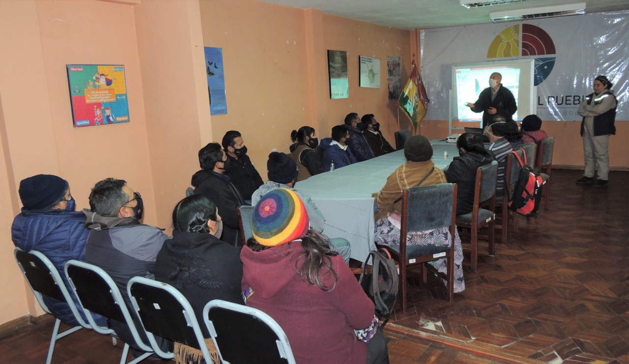Defensoría del Pueblo realiza capacitación recíproca con el Servicio de Registro Cívico de El Alto