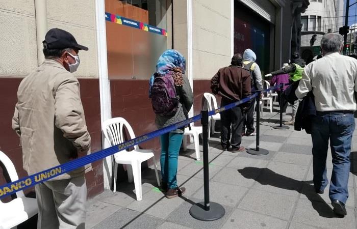 Defensoría del Pueblo exige al Gobierno asegurar la protección a la integridad y salud de las y los adultos mayores que cobrarán la Renta Dignidad y su aguinaldo