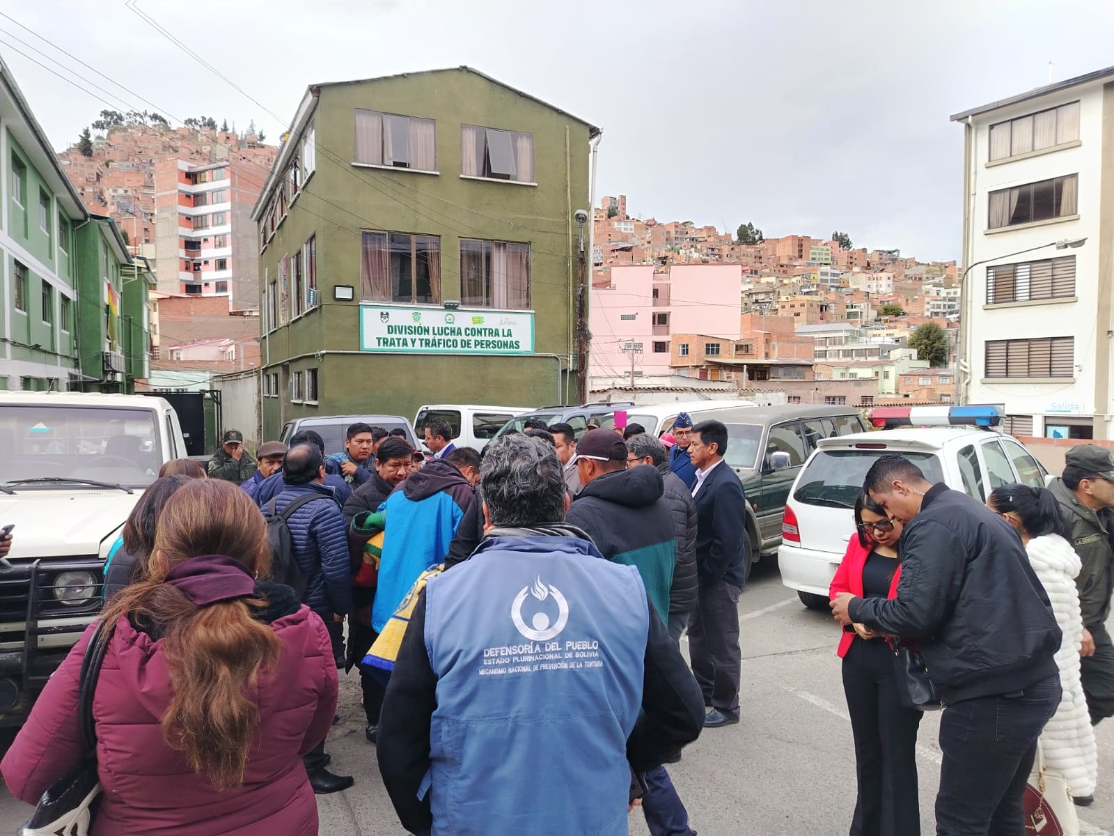 MONITOREO DEFENSORIAL REALIZA SEGUIMIENTO A PERSONAS HERIDAS, APREHENDIDAS Y MOVILIZACIONES SOCIALES EN EL ALTO Y LA PAZ