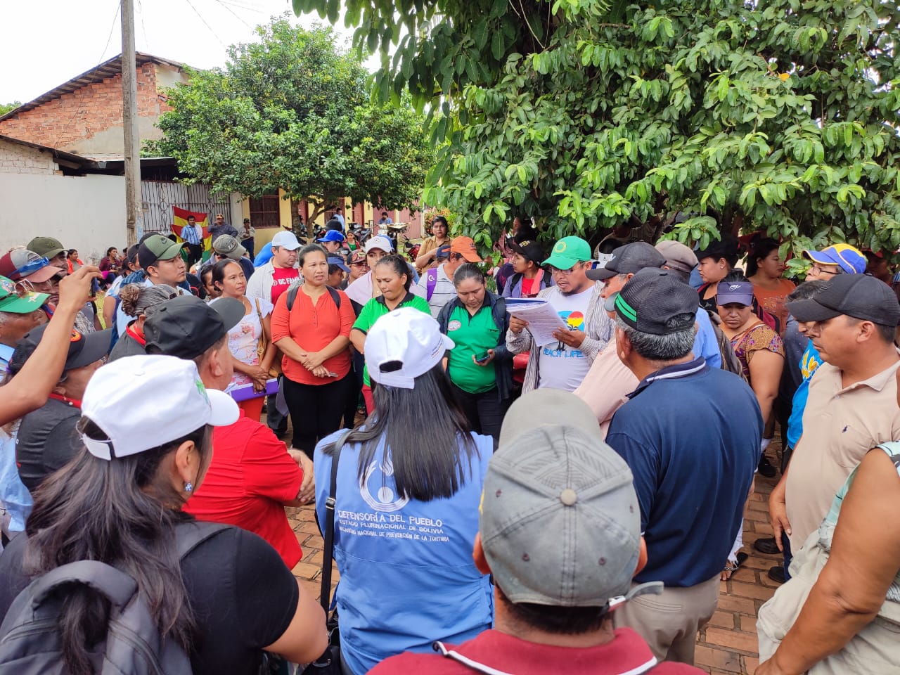 Defensoría del Pueblo media en conflicto educativo en Tumichucua y promueve acuerdos para garantizar el derecho a la educación