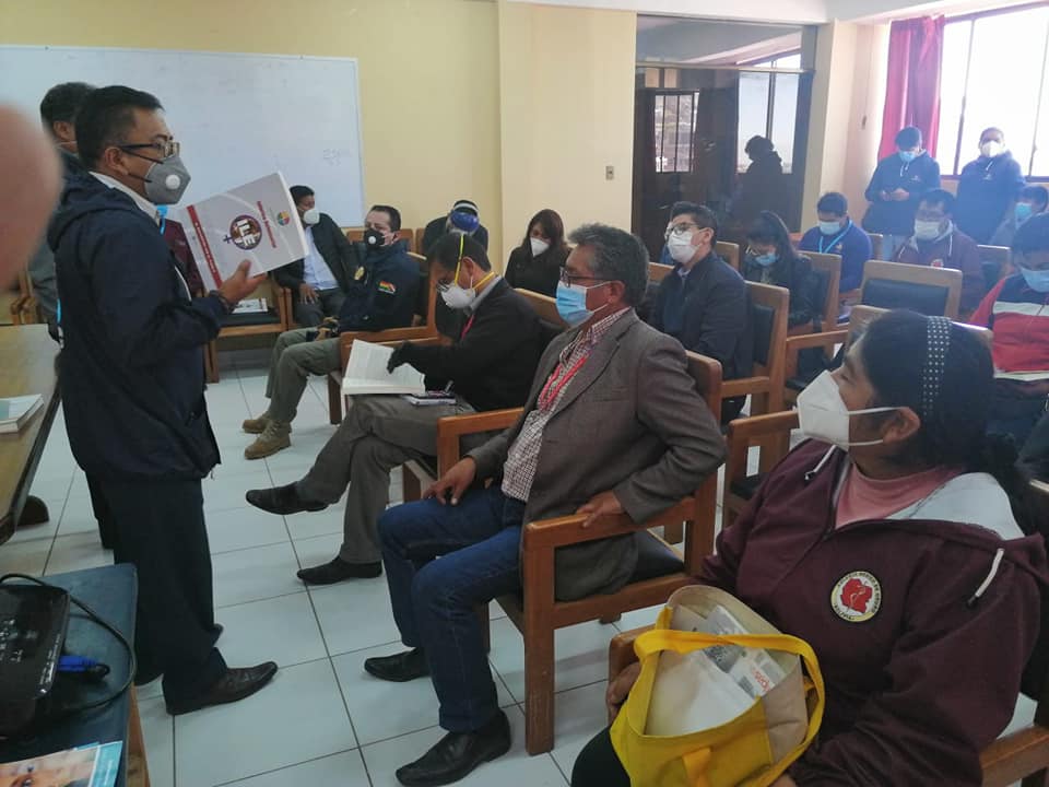 DEFENSORÍA DEL PUEBLO PRESENTA INFORME DEFENSORIAL SOBRE LA INTERRUPCIÓN LEGAL DEL EMBARAZO A DIRECTORES DE 39 CENTROS DE SALUD DE ORURO