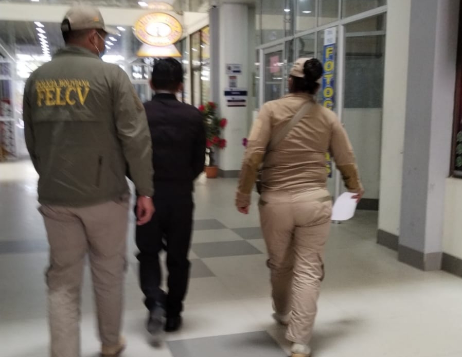 Defensoría del Pueblo gestiona la aprehensión de agresor que golpeó a su esposa, tras la liberación de la FELCV de El Alto