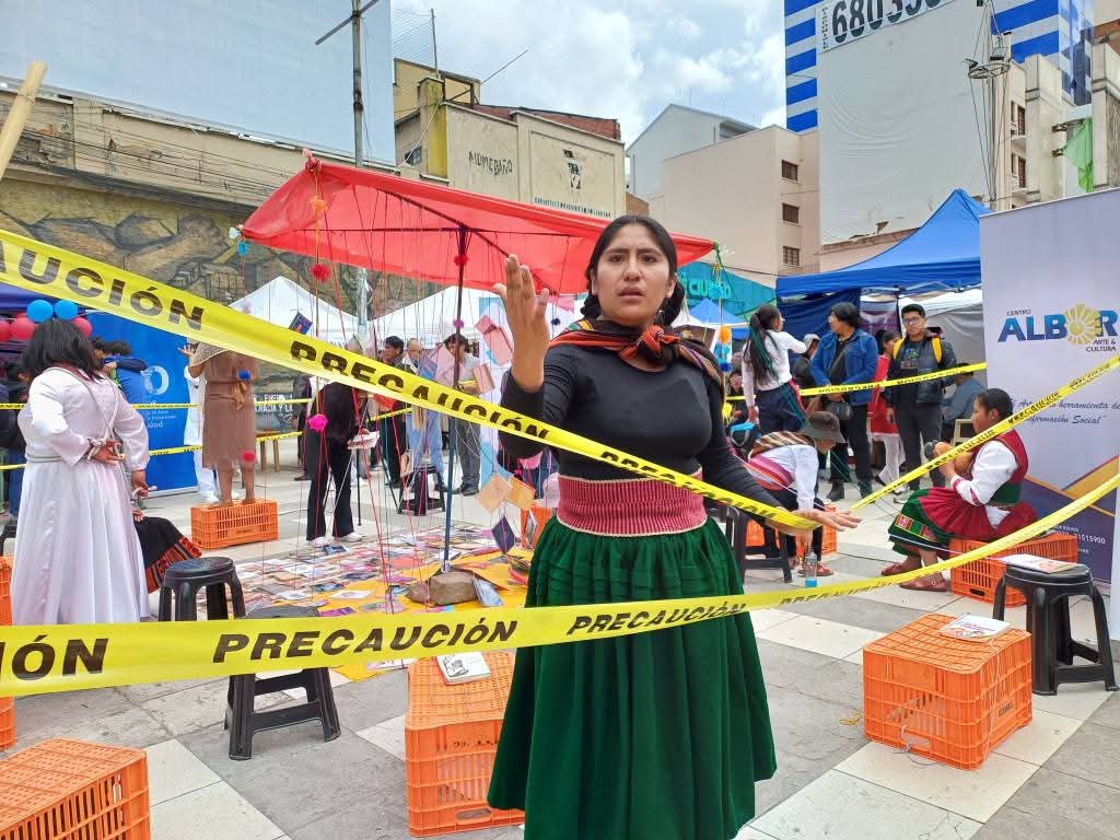 DEFENSORÍA DEL PUEBLO, DEFENSORES VOLUNTARIOS Y EL CENTRO DE ARTE Y CULTURA (ALBOR) REIVINDICAN LA POESÍA COMO HERRAMIENTA PARA LA DEFENSA DE LOS DERECHOS HUMANOS Y BÚSQUEDA DE JUSTICIA