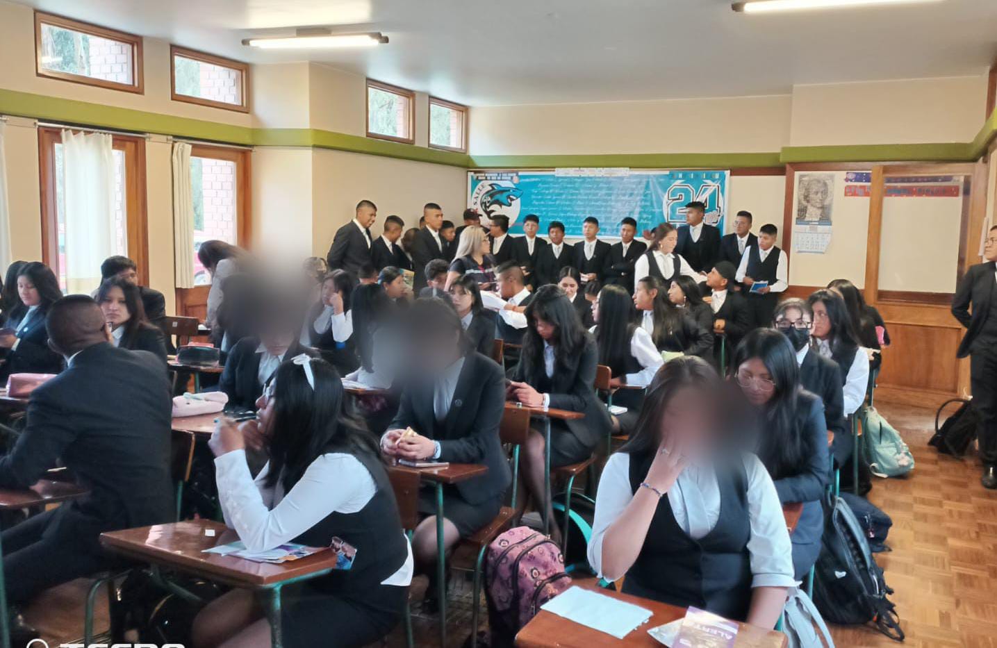 Más de 200 estudiantes de la Unidad Educativa de La Salle fortalecen sus conocimientos en prevención de la violencia y racismo