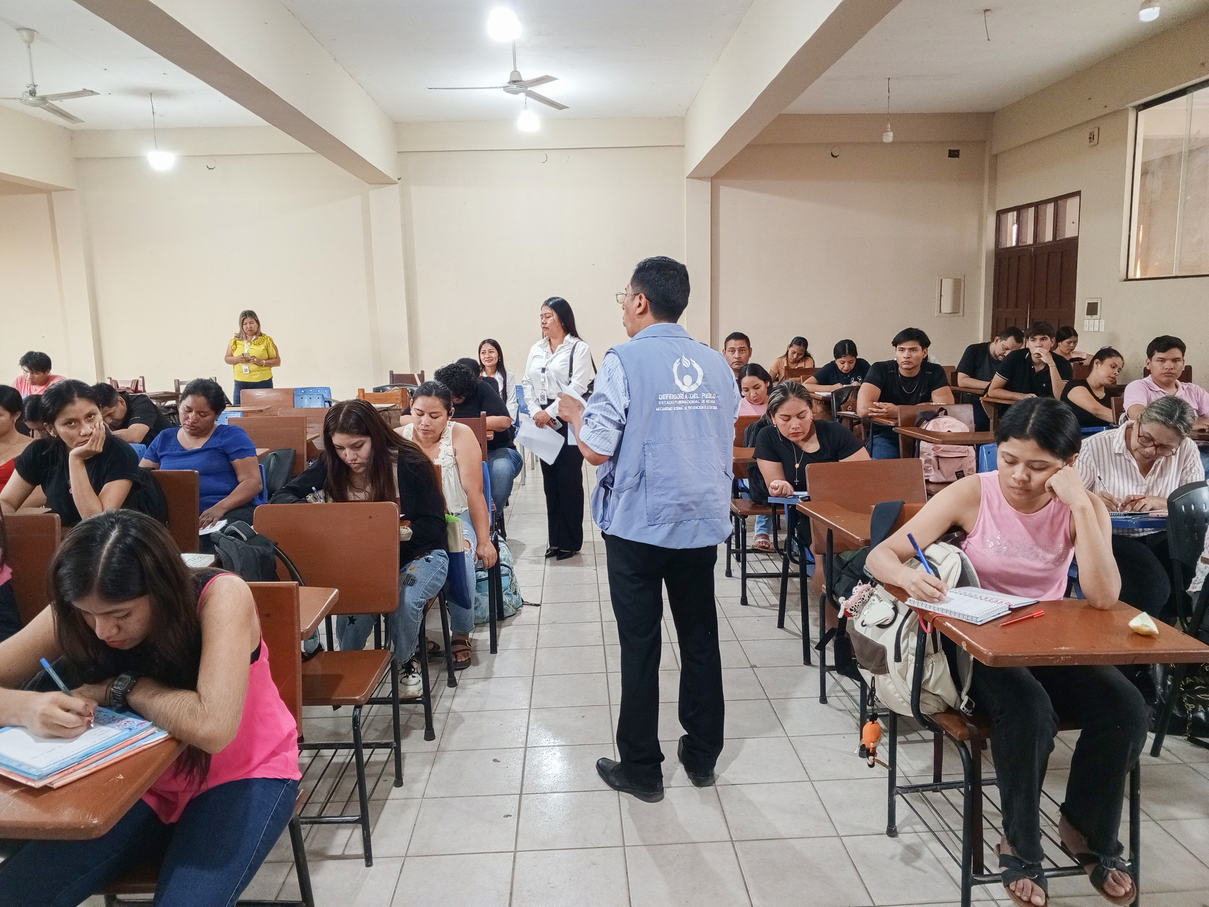 DEFENSORÍA DEL PUEBLO CAPACITA A ESTUDIANTES DE DERECHO DE LA UAB PARA PREVENIR EL ACOSO SEXUAL