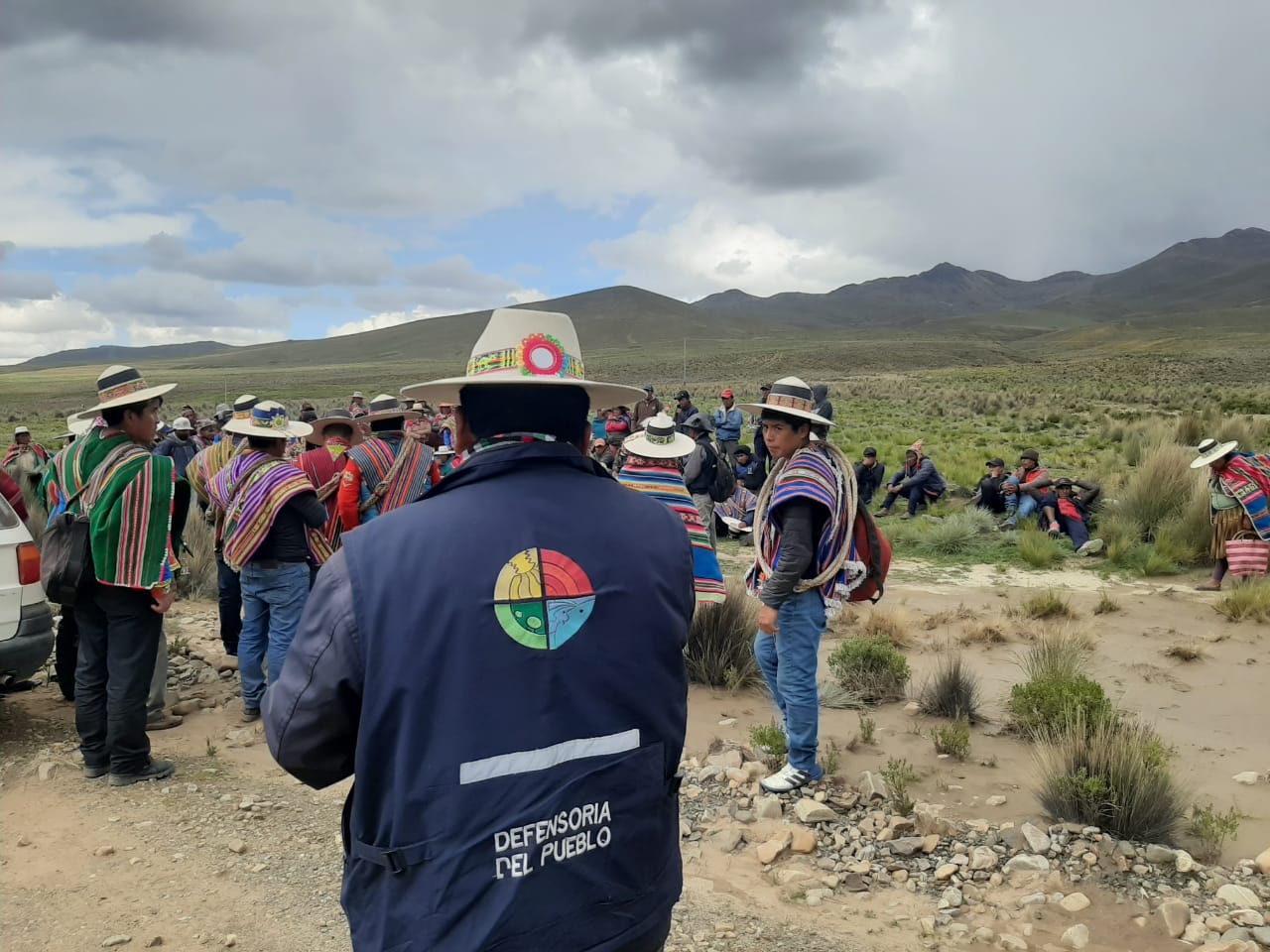 LA DEFENSORÍA DEL PUEBLO Y AUTORIDADES ORIGINARIAS DEL NORTE POTOSÍ EVITAN   ENFRENTAMIENTOS ENTRE COMUNIDADES  DE LOS AYLLUS AYMAYA Y LAIME