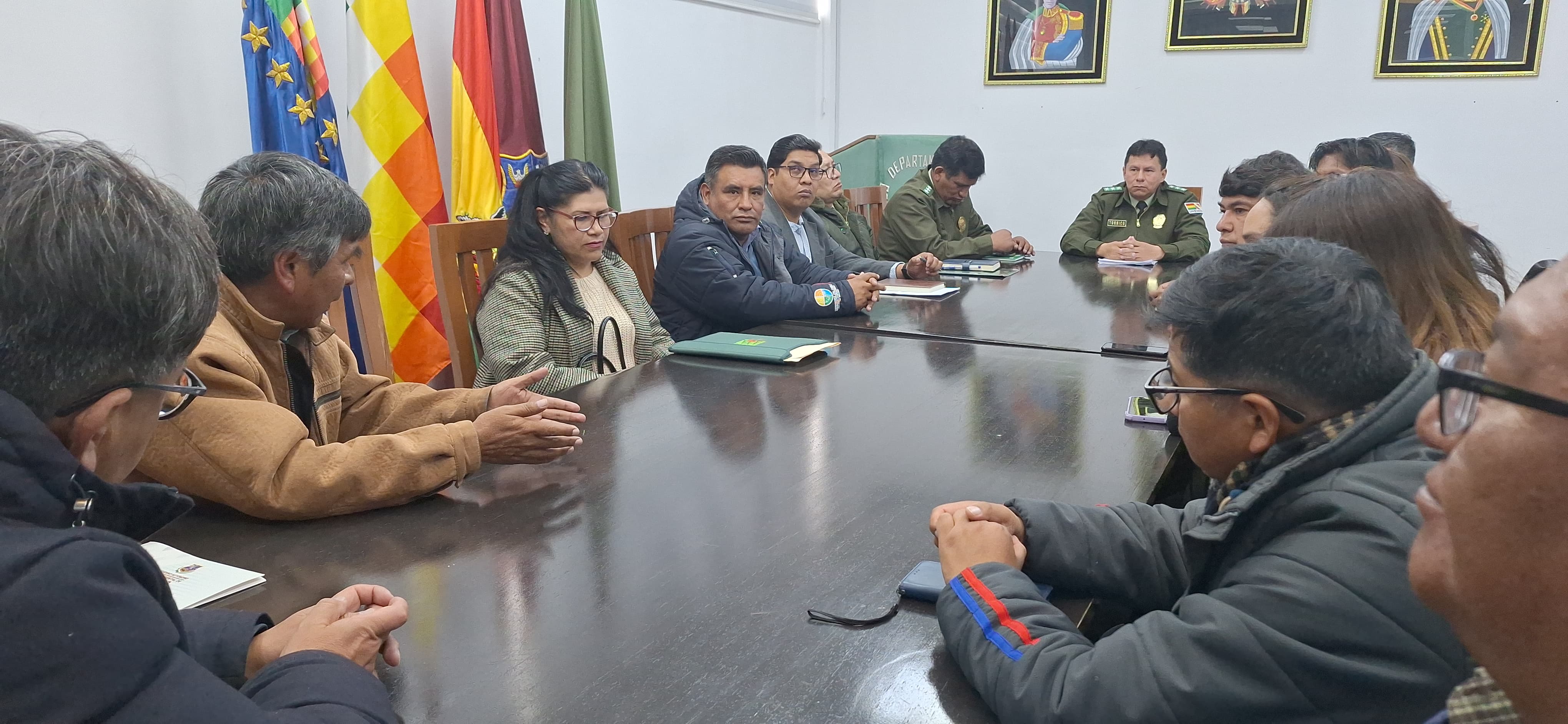 DEFENSORÍA DEL PUEBLO COADYUVA EN SOLUCIÓN A CONFLICTO ENTRE POLICÍA Y TRABAJADOR DE LA PRENSA