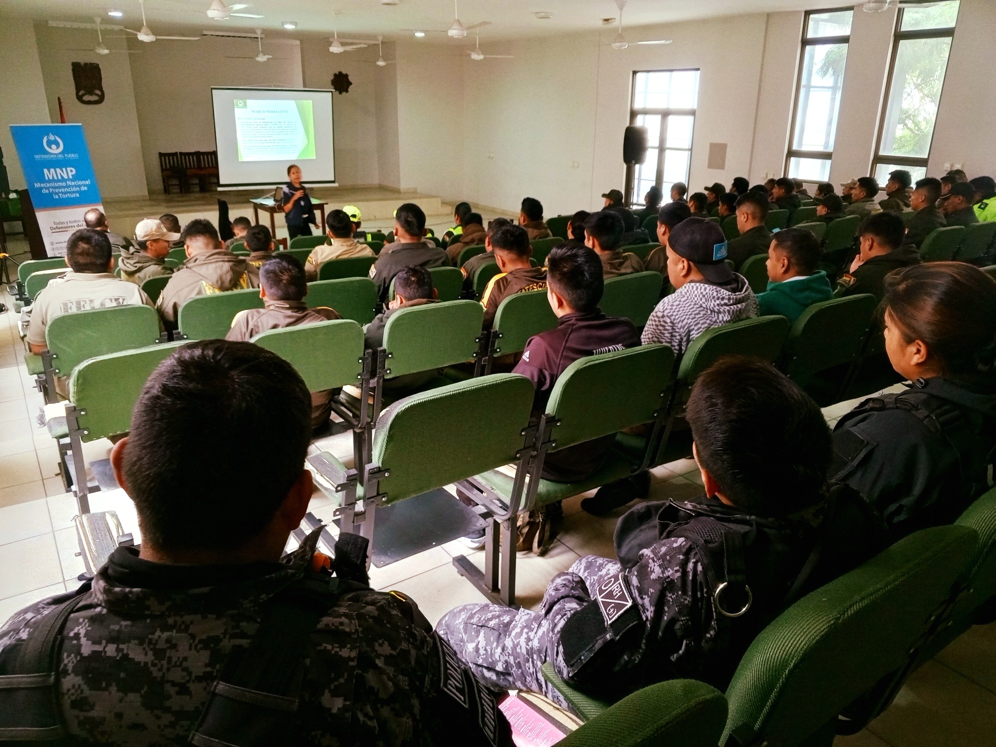 TARIJA: DEFENSORÍA DEL PUEBLO PROMUEVE CAPACITACIÓN DE EFECTIVOS POLICIALES EN DERECHOS HUMANOS