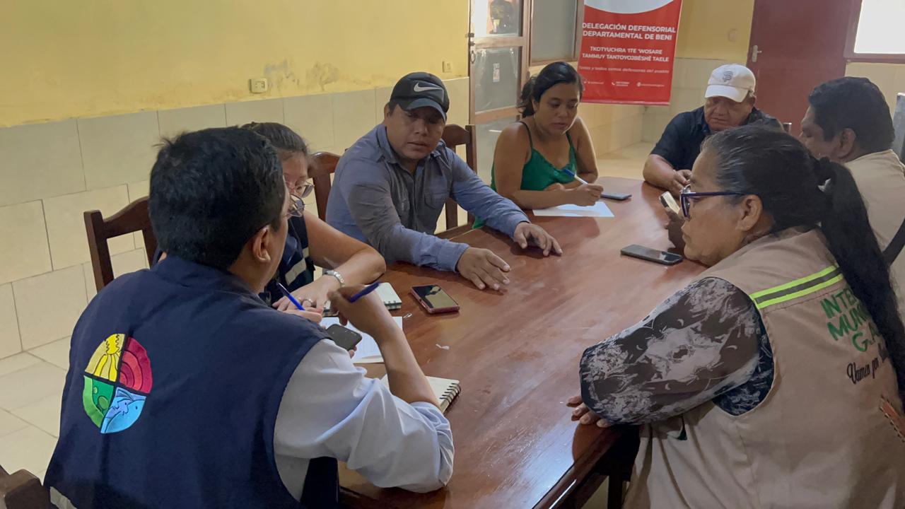 POR EL DERECHO AL USUARIO Y CONSUMIDOR, LA DEFENSORIA DEL PUEBLO REALIZÓ REUNIÓN CON LA INTENDENCIA MUNICIPAL DE TRINIDAD