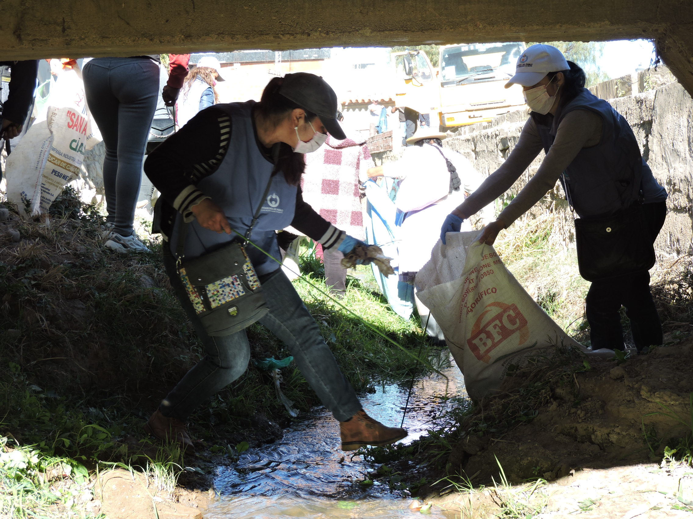 Defensoría del Pueblo impulsa acciones de protección de la Madre Tierra con el desafío “Viernes con V de Vida” en Tarija