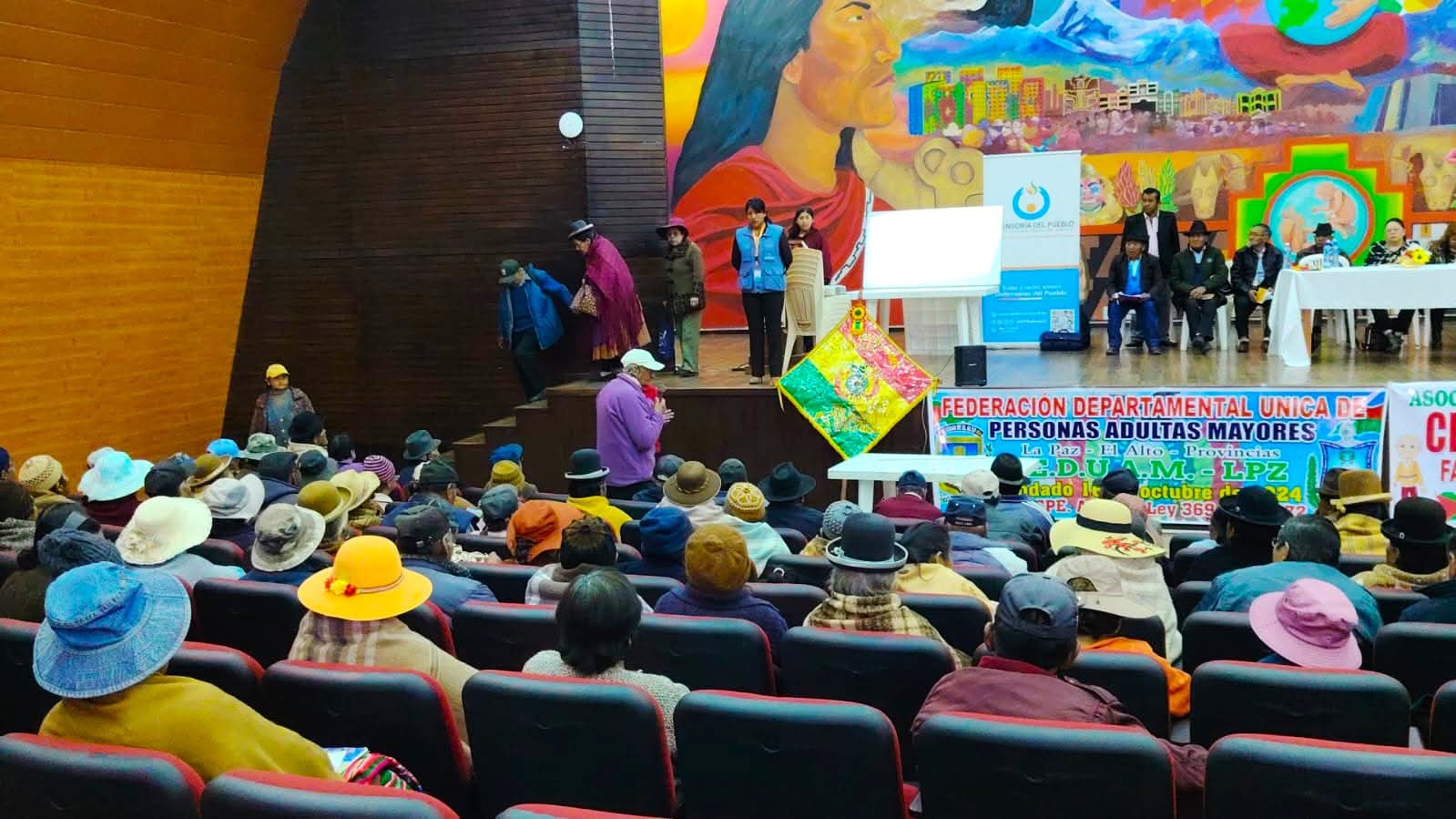 DEFENSORÍA DEL PUEBLO SOCIALIZA DERECHOS Y MECANISMOS DE PROTECCIÓN EN TALLER DE FORTALECIMIENTO DEL LIDERAZGO DE PERSONAS ADULTAS MAYORES