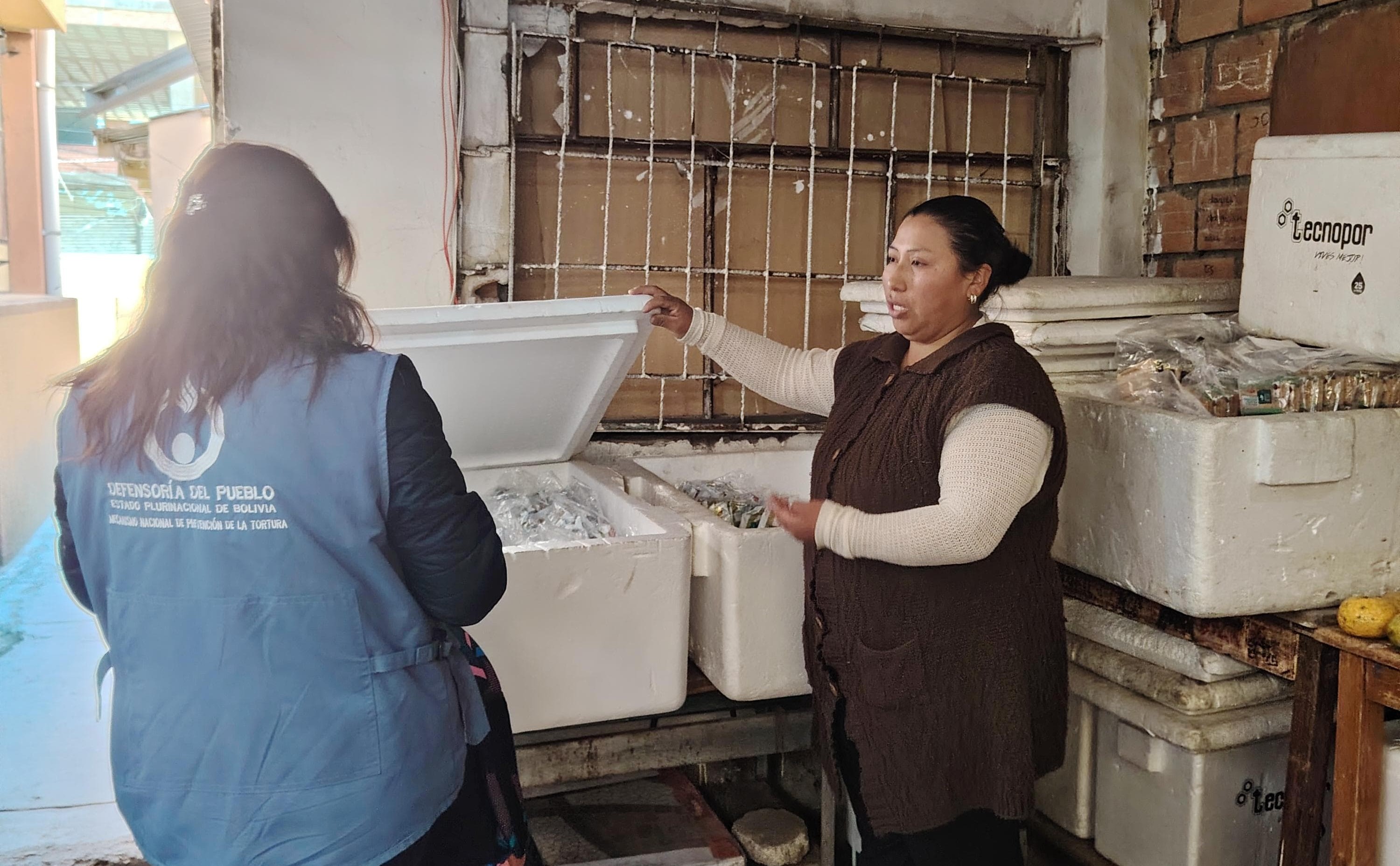 DEFENSORÍA DEL PUEBLO VERIFICA LA CALIDAD Y LA DISTRIBUCIÓN DEL DESAYUNO ESCOLAR EN UNIDADES EDUCATIVAS DE EL ALTO