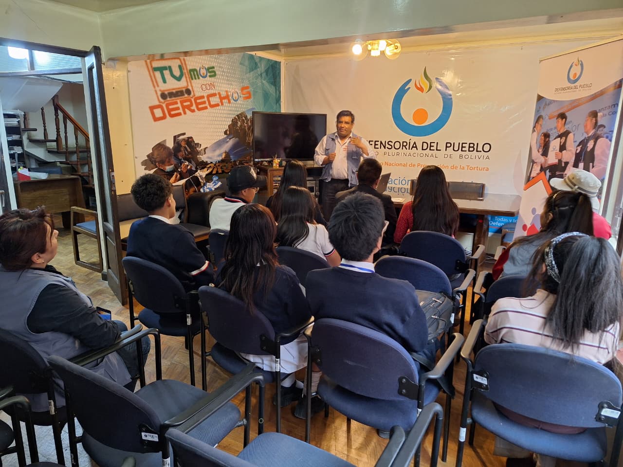 DEFENSORÍA DEL PUEBLO IMPULSA CICLO DE TALLERES DE PREVENCIÓN DE LA TRATA DE PERSONAS EN UNIDADES EDUCATIVAS DE ORURO