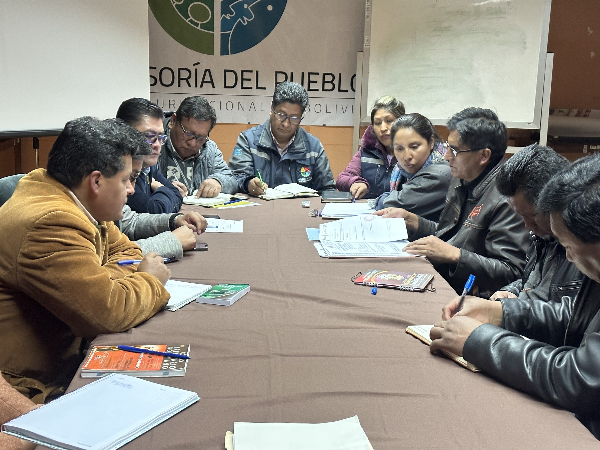 La Defensoría del Pueblo llevó adelante la tercera reunión al conflicto entre FUTECRA y a la alcaldía de El Alto donde se avanzo con propuestas y acuerdos