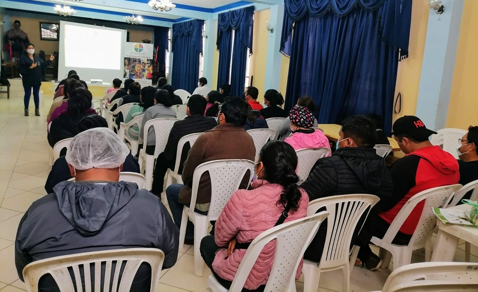 Defensoría del Pueblo capacita al personal de salud del hospital Ricardo Bacherer del municipio de Tarabuco sobre los alcances de la Sentencia Constitucional 206/2014